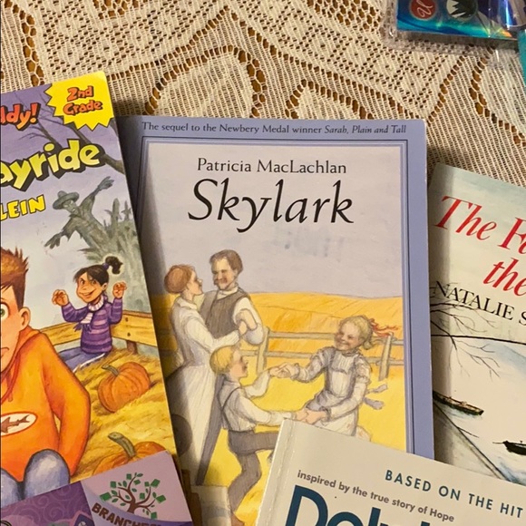 6 scholastic books - Picture 3 of 8